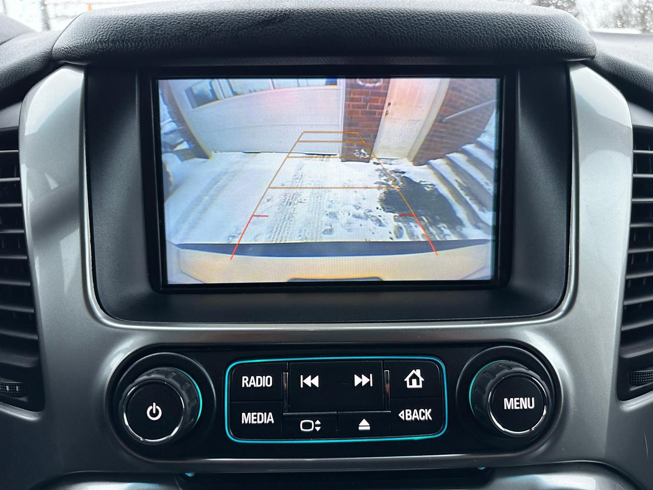 2019 Chevrolet Suburban LS 4X4 8-PASS Remote Start FM/XM CarPlay BackupCam Photo