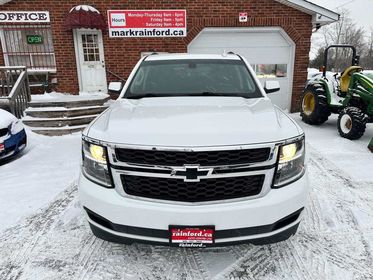 2019 Chevrolet Suburban LS 4X4 8-PASS Remote Start FM/XM CarPlay BackupCam Photo