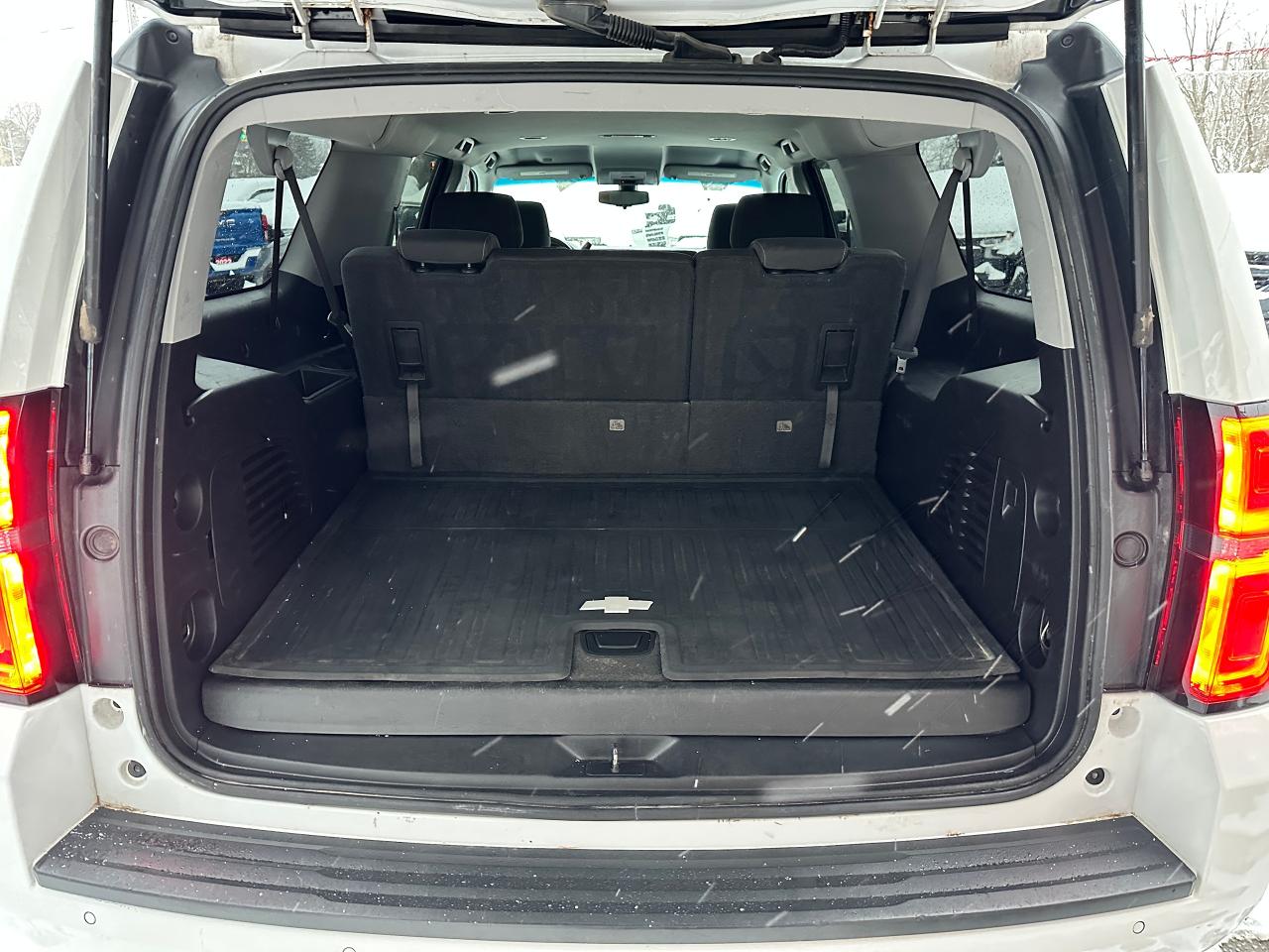 2019 Chevrolet Suburban LS 4X4 8-PASS Remote Start FM/XM CarPlay BackupCam Photo