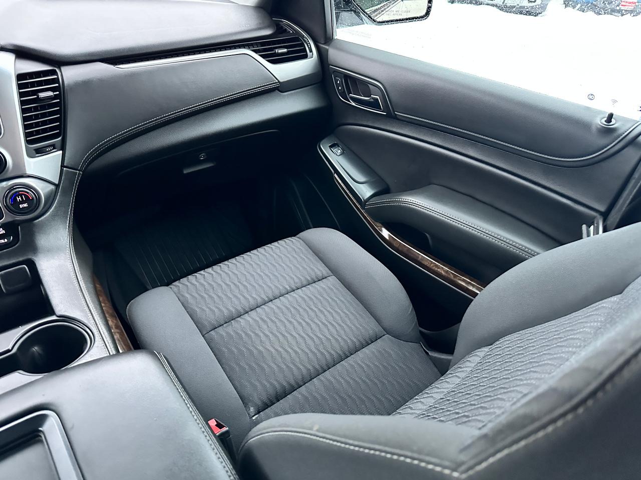 2019 Chevrolet Suburban LS 4X4 8-PASS Remote Start FM/XM CarPlay BackupCam Photo