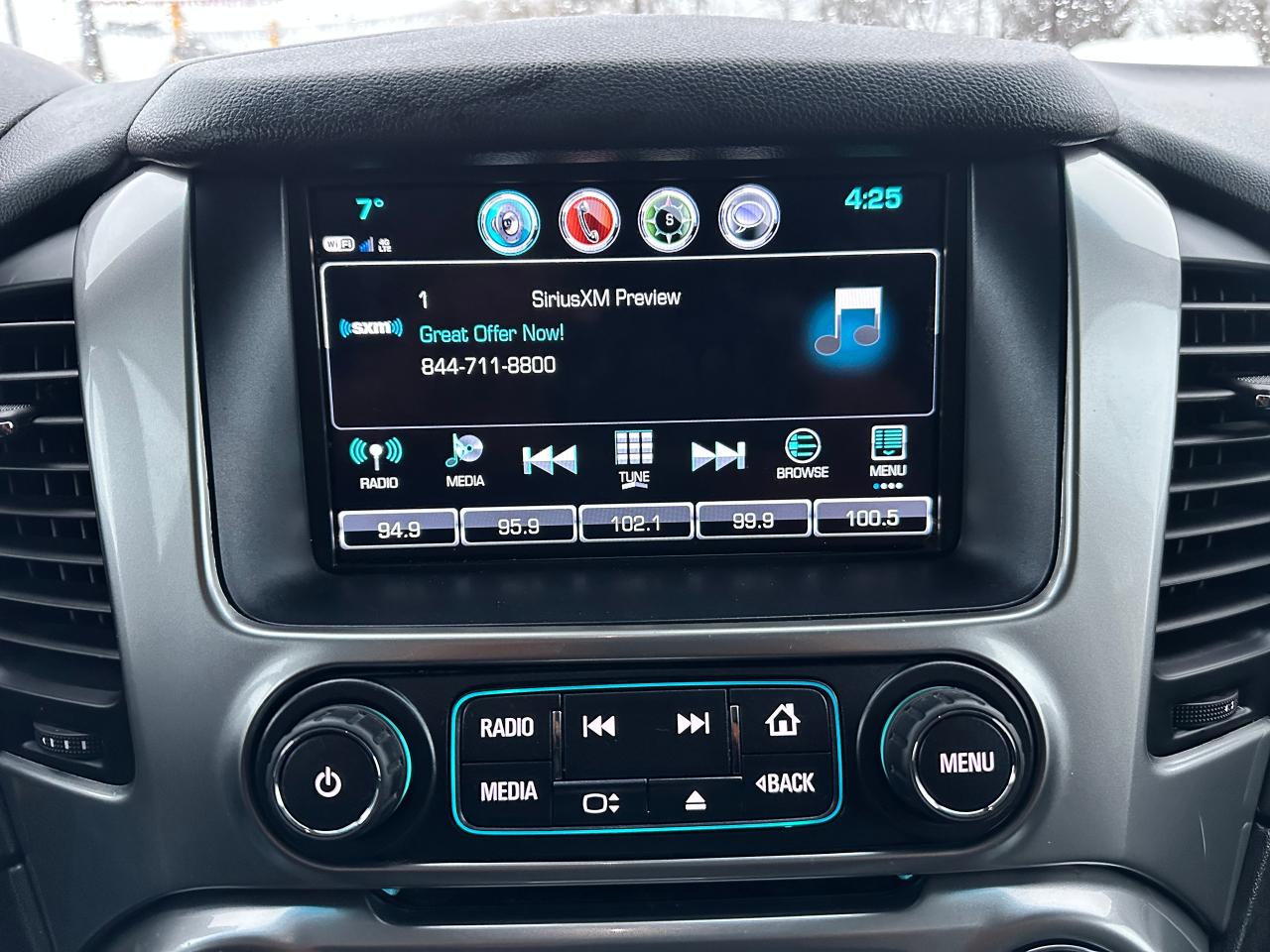 2019 Chevrolet Suburban LS 4X4 8-PASS Remote Start FM/XM CarPlay BackupCam Photo