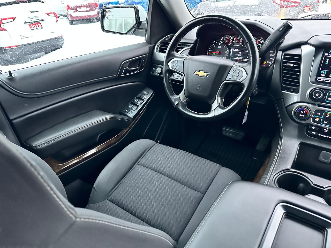 2019 Chevrolet Suburban LS 4X4 8-PASS Remote Start FM/XM CarPlay BackupCam Photo