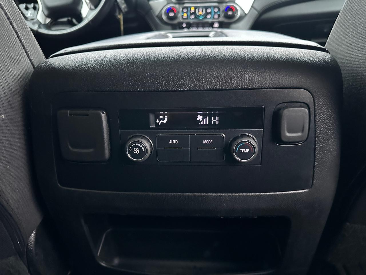 2019 Chevrolet Suburban LS 4X4 8-PASS Remote Start FM/XM CarPlay BackupCam Photo