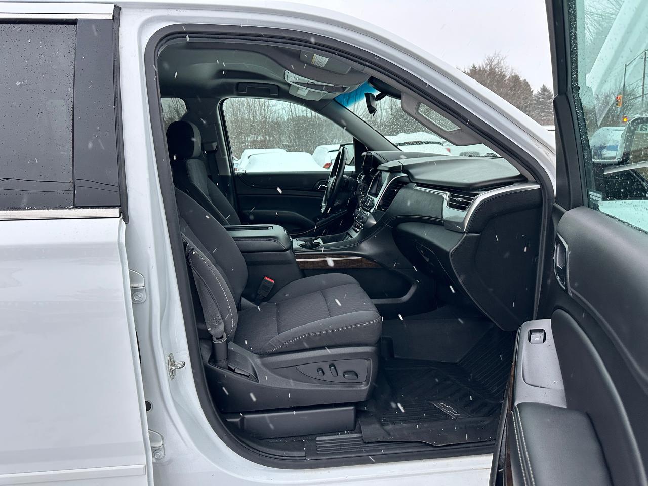 2019 Chevrolet Suburban LS 4X4 8-PASS Remote Start FM/XM CarPlay BackupCam Photo