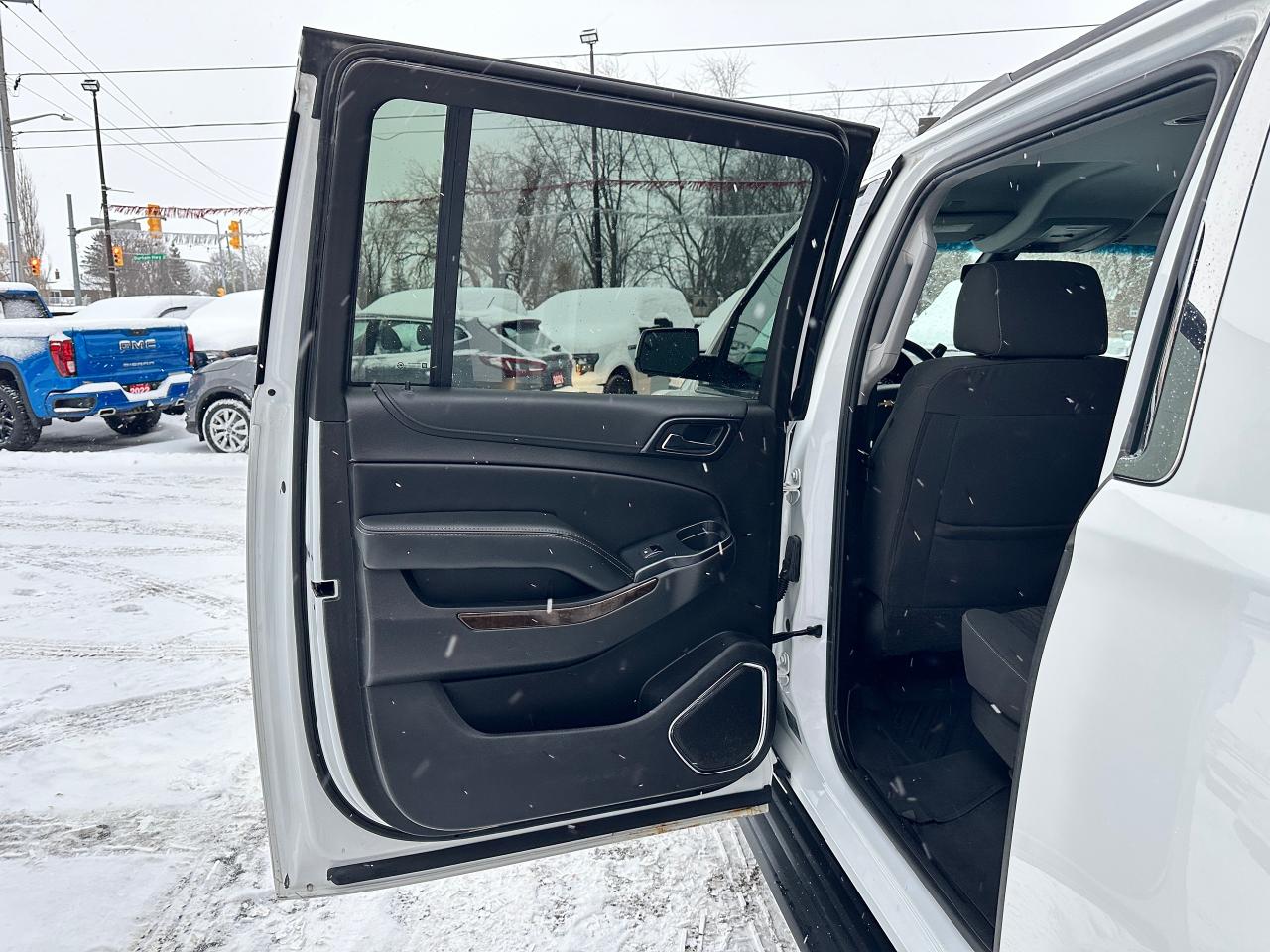 2019 Chevrolet Suburban LS 4X4 8-PASS Remote Start FM/XM CarPlay BackupCam Photo