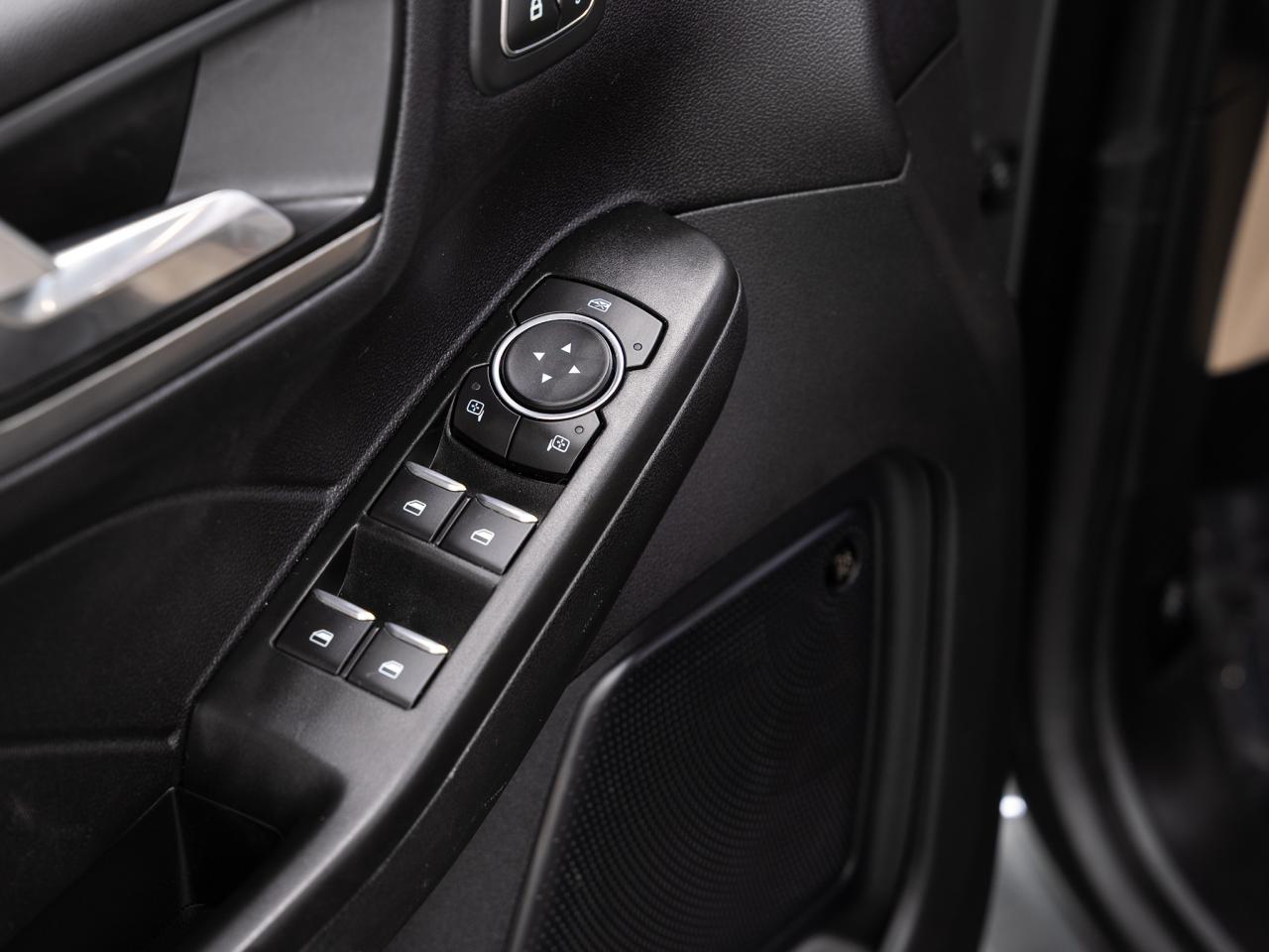 2021 Ford Escape TITANIUM AWD | Nav | Leather | BSM | CarPlay