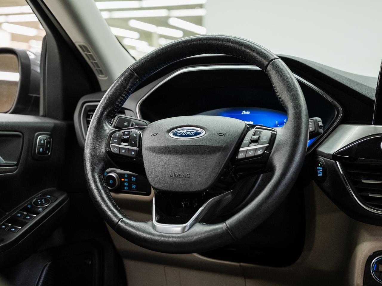 2021 Ford Escape TITANIUM AWD | Nav | Leather | BSM | CarPlay