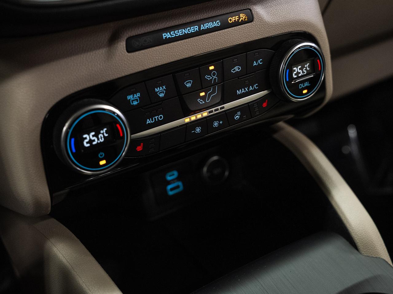 2021 Ford Escape TITANIUM AWD | Nav | Leather | BSM | CarPlay