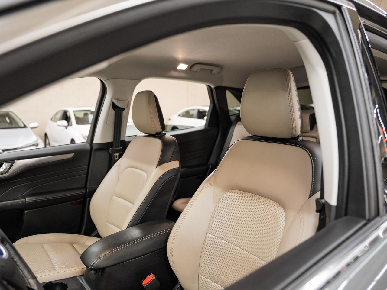 2021 Ford Escape TITANIUM AWD | Nav | Leather | BSM | CarPlay