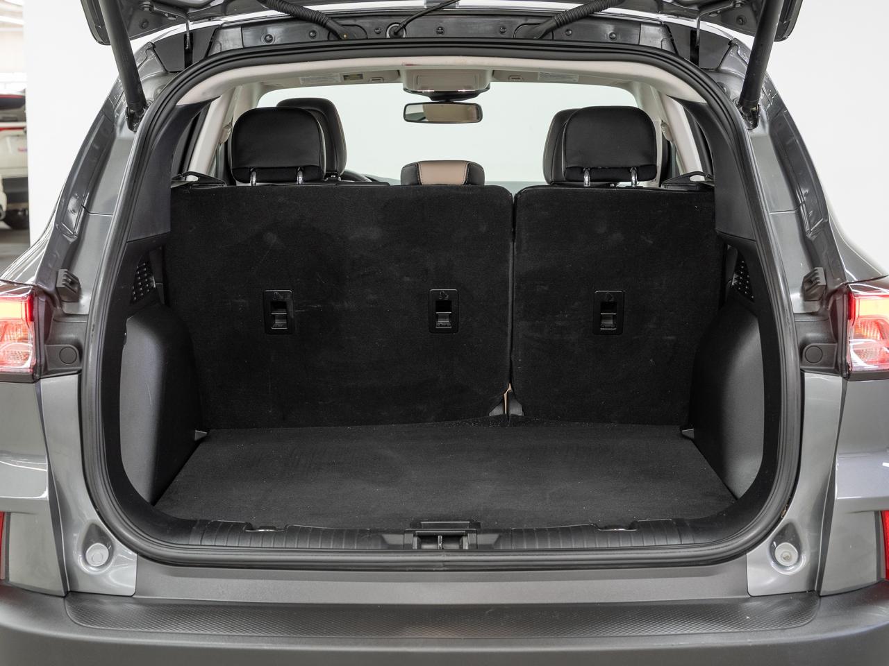 2021 Ford Escape TITANIUM AWD | Nav | Leather | BSM | CarPlay