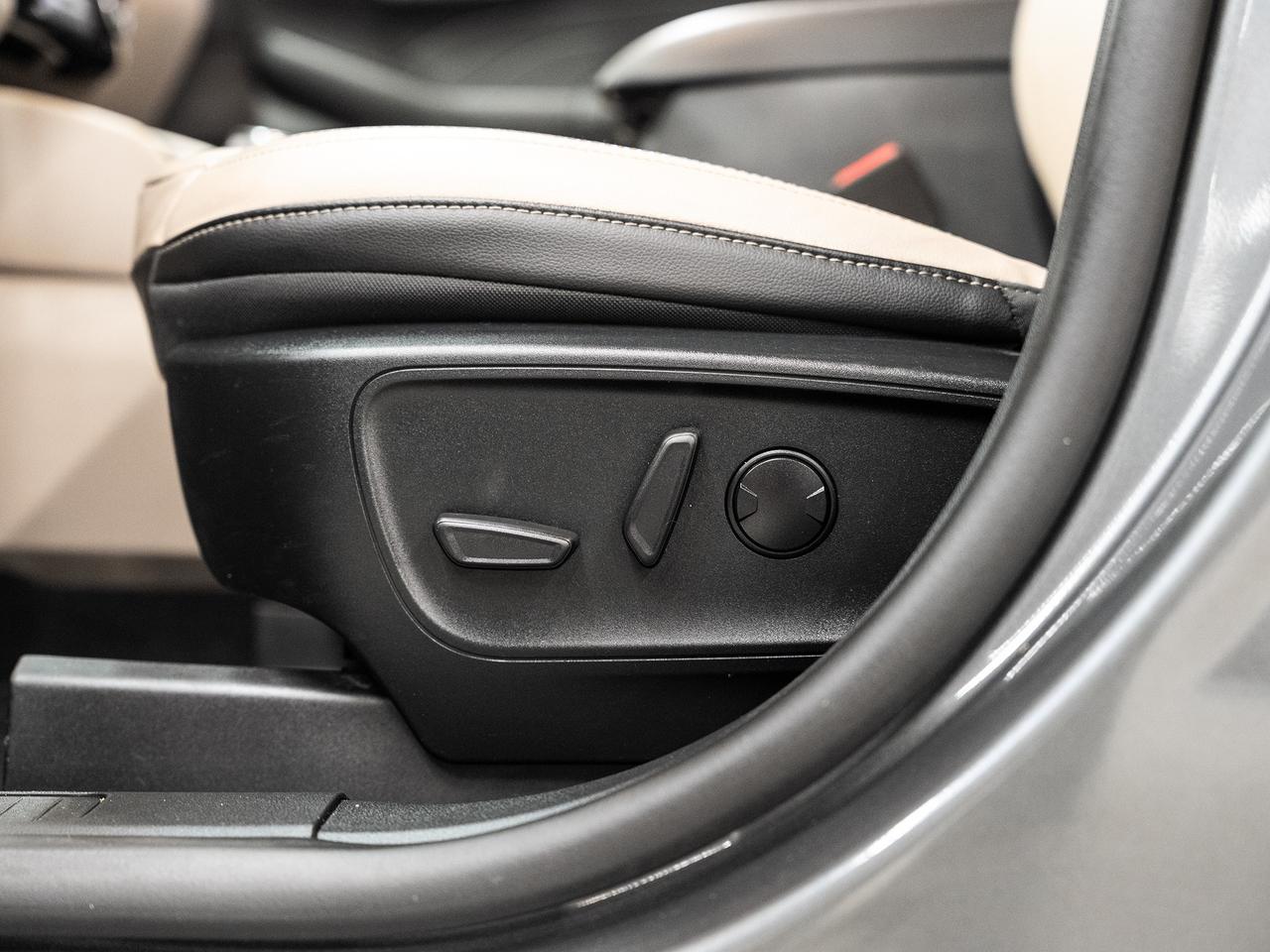 2021 Ford Escape TITANIUM AWD | Nav | Leather | BSM | CarPlay