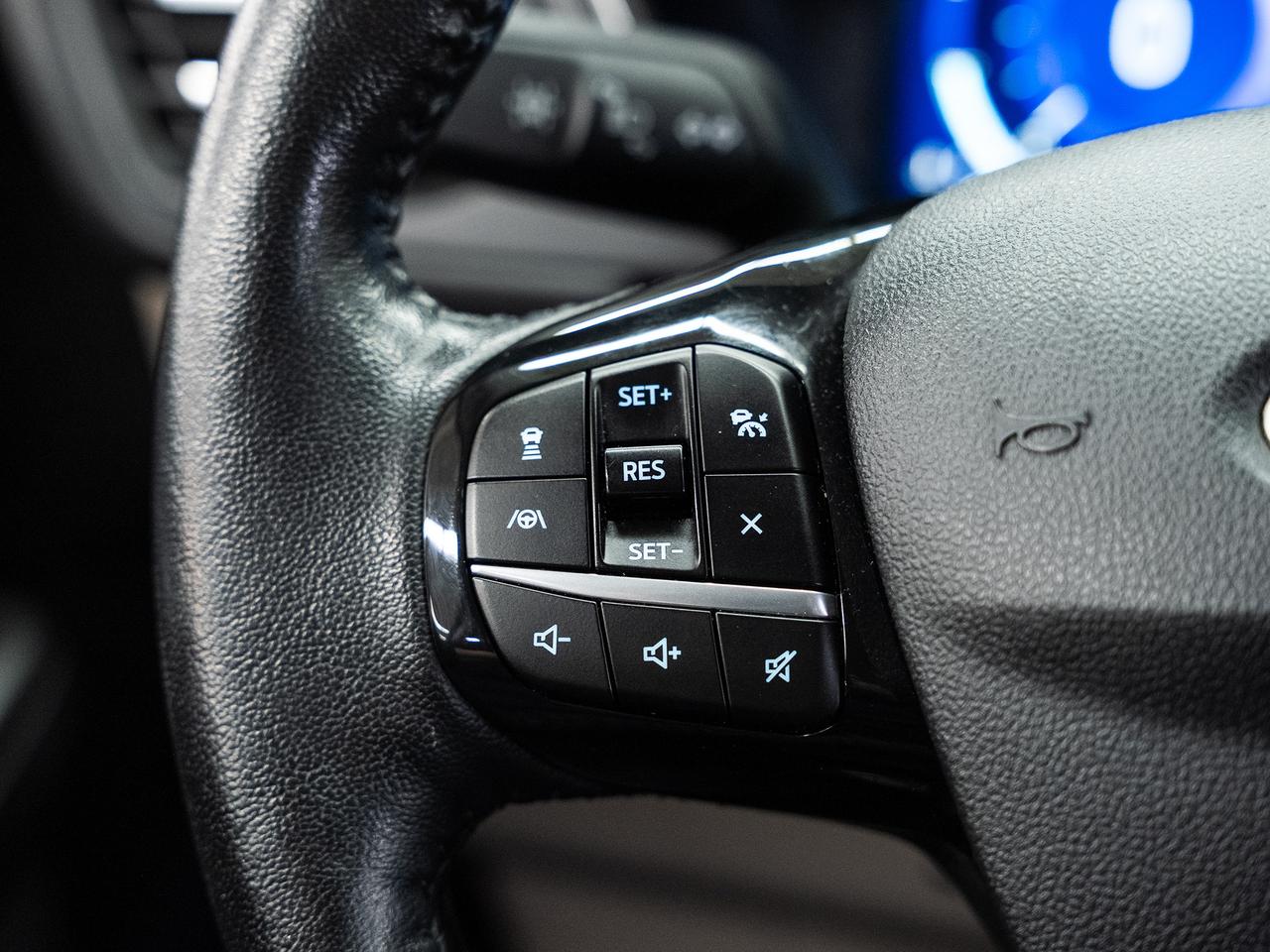 2021 Ford Escape TITANIUM AWD | Nav | Leather | BSM | CarPlay