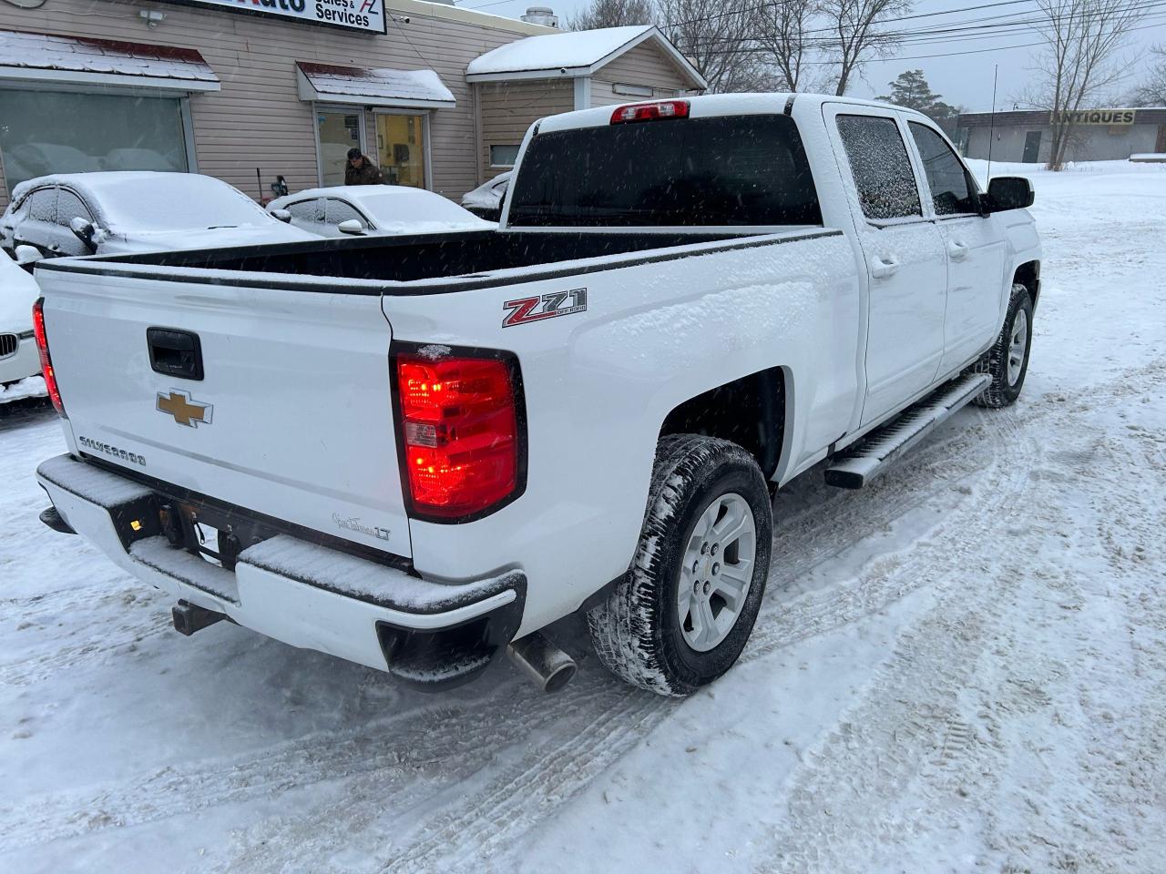 2017 Chevrolet Silverado 1500 LT Photo3