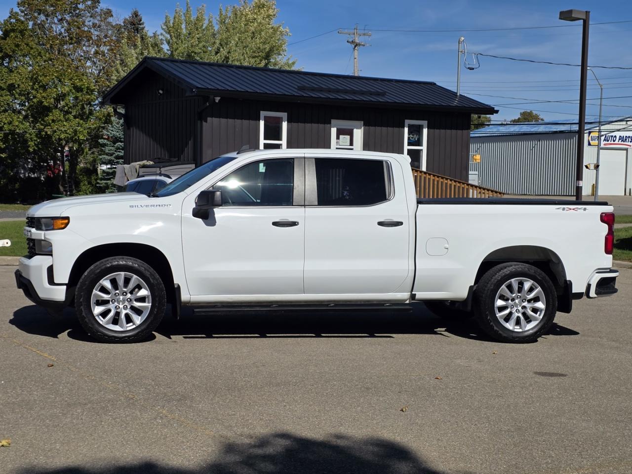 2022 Chevrolet Silverado 1500 Custom 4WD Photo