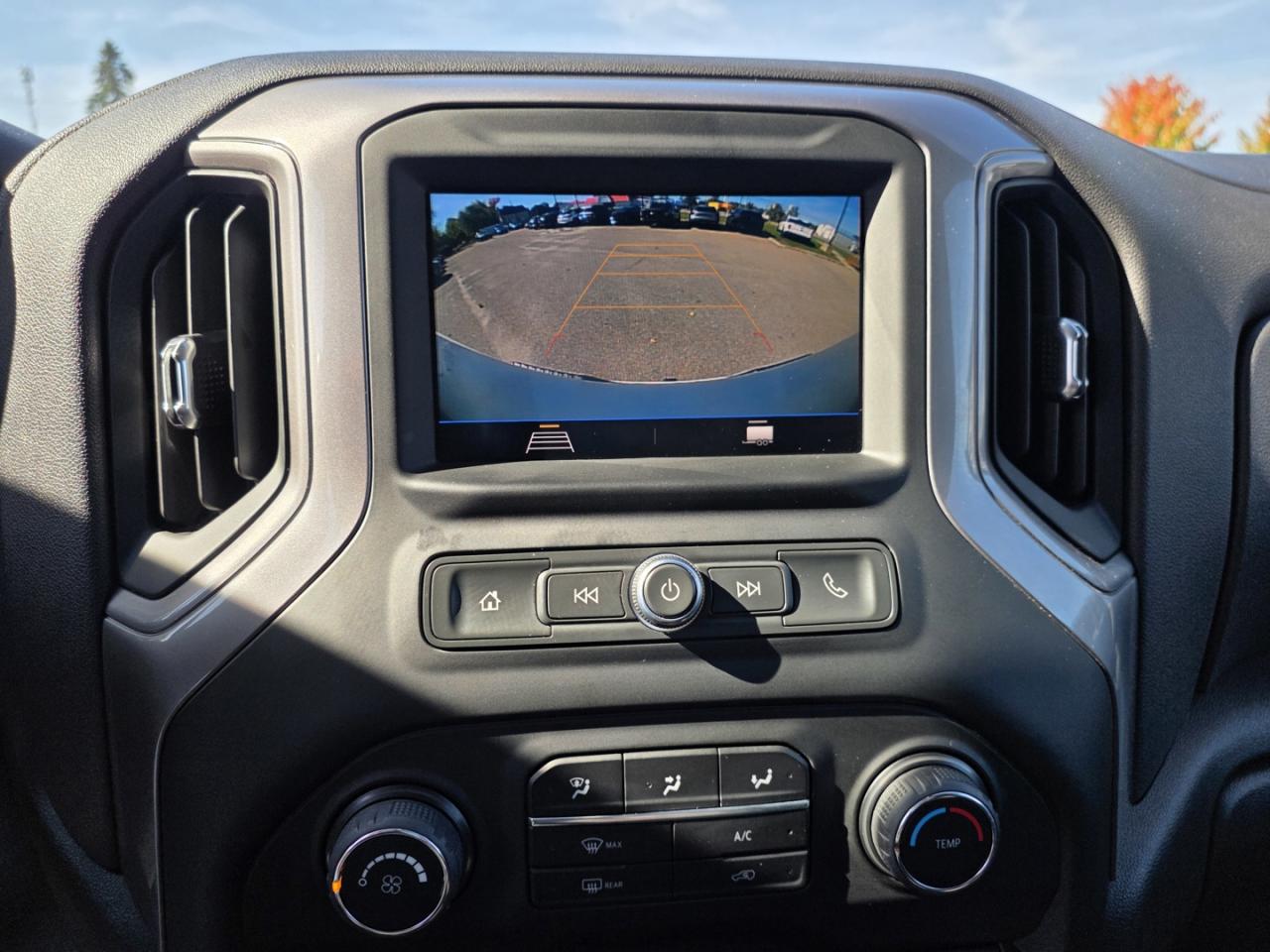 2022 Chevrolet Silverado 1500 Custom 4WD Photo