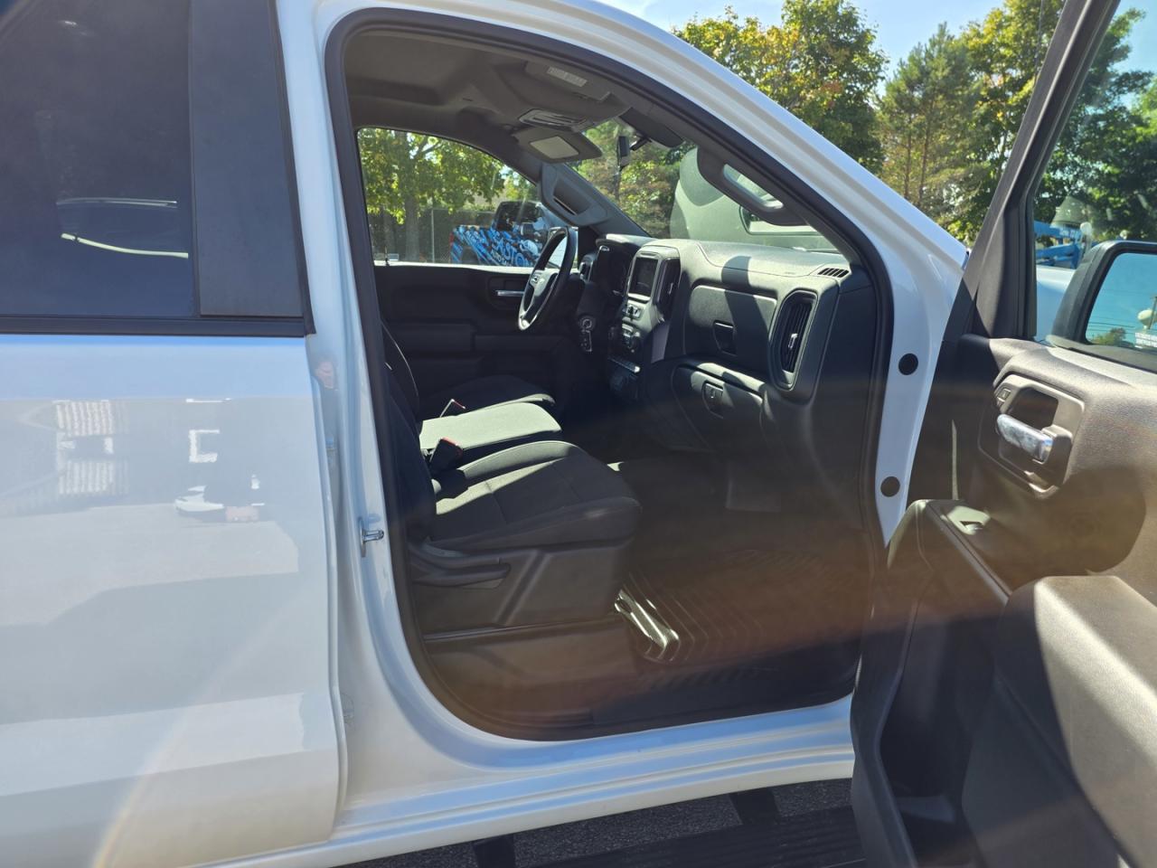 2022 Chevrolet Silverado 1500 Custom 4WD Photo