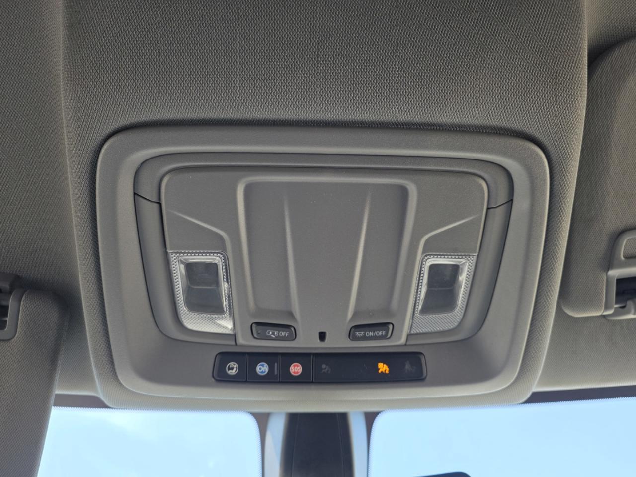 2022 Chevrolet Silverado 1500 Custom 4WD Photo