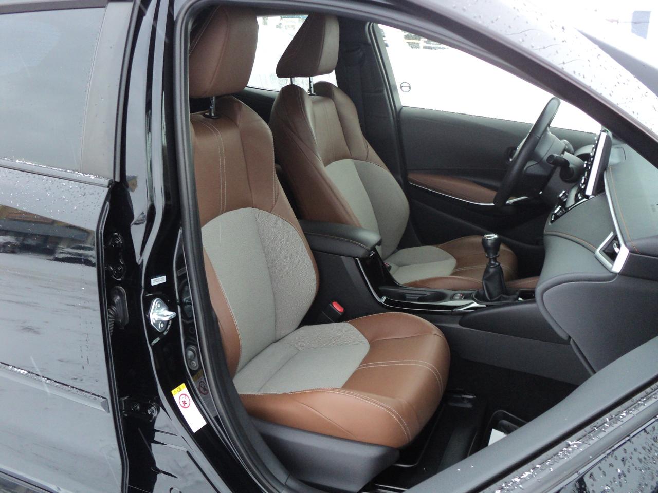 2019 Toyota Corolla XSE 6SpeedManual 2.0L4cylGas NavLeatherHeatedSeats Photo