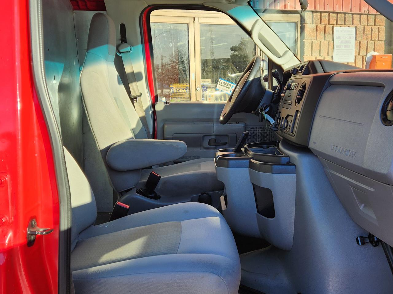 2013 Ford E250 Commercial Photo