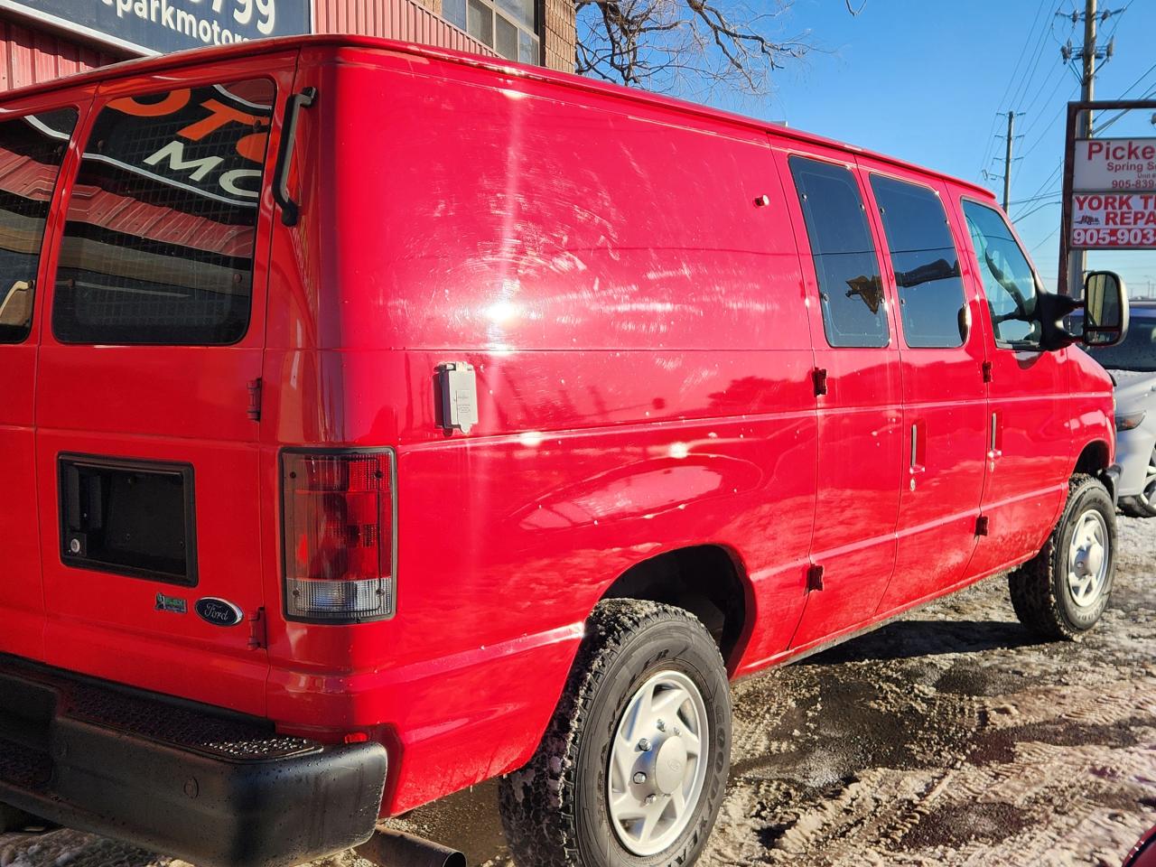 2013 Ford E250 Commercial Photo