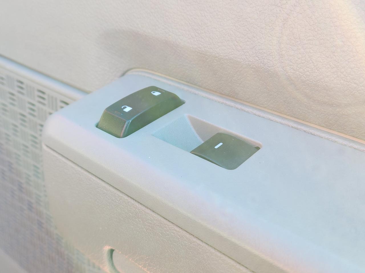 2013 Ford E250 Commercial Photo