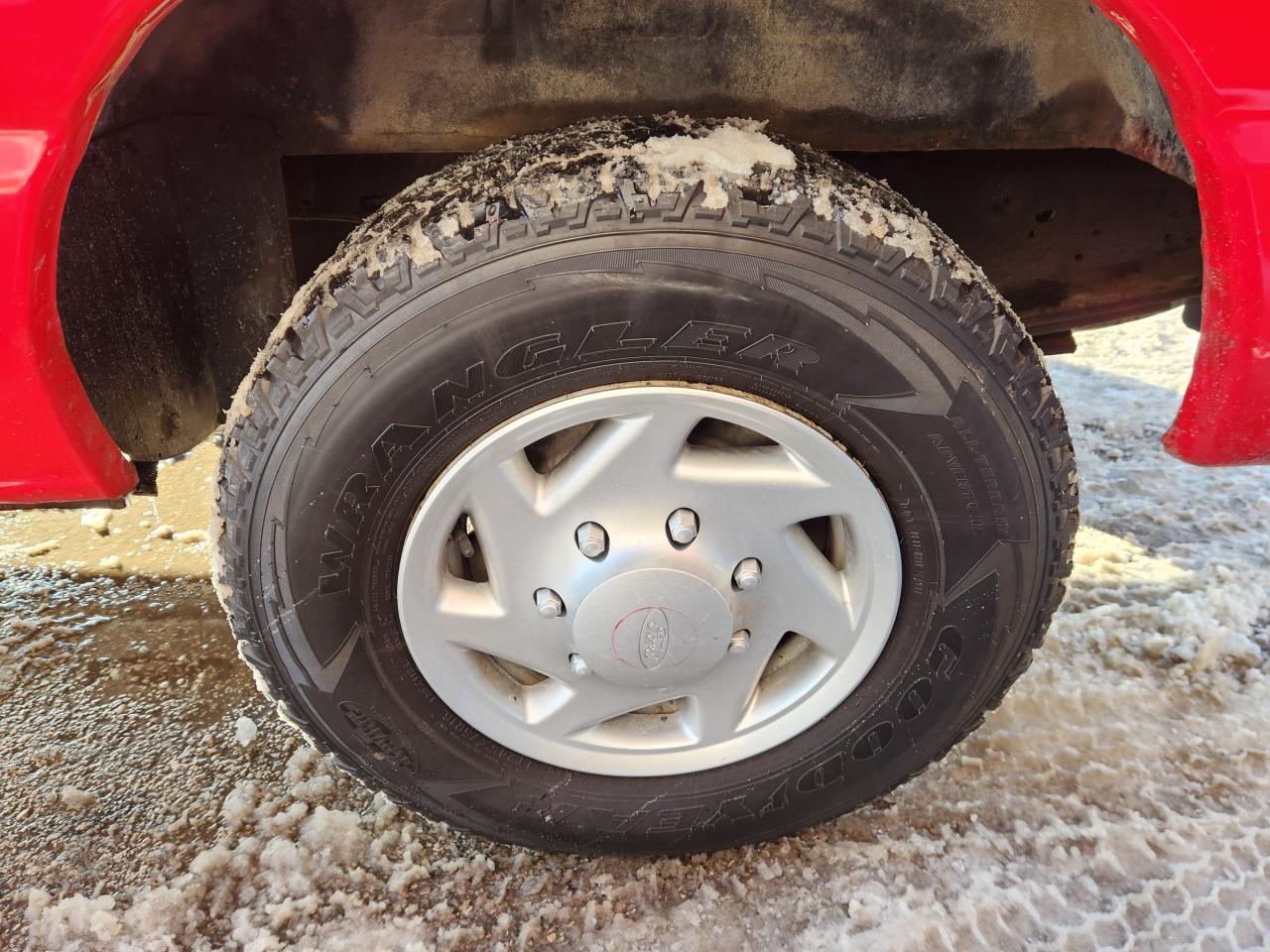 2013 Ford E250 Commercial Photo