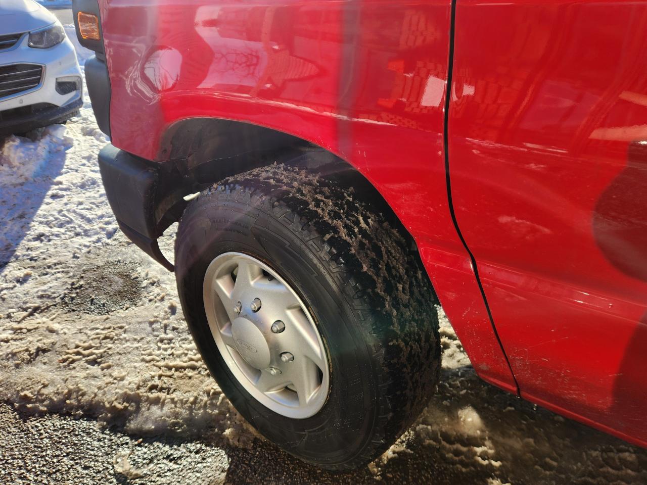 2013 Ford E250 Commercial Photo