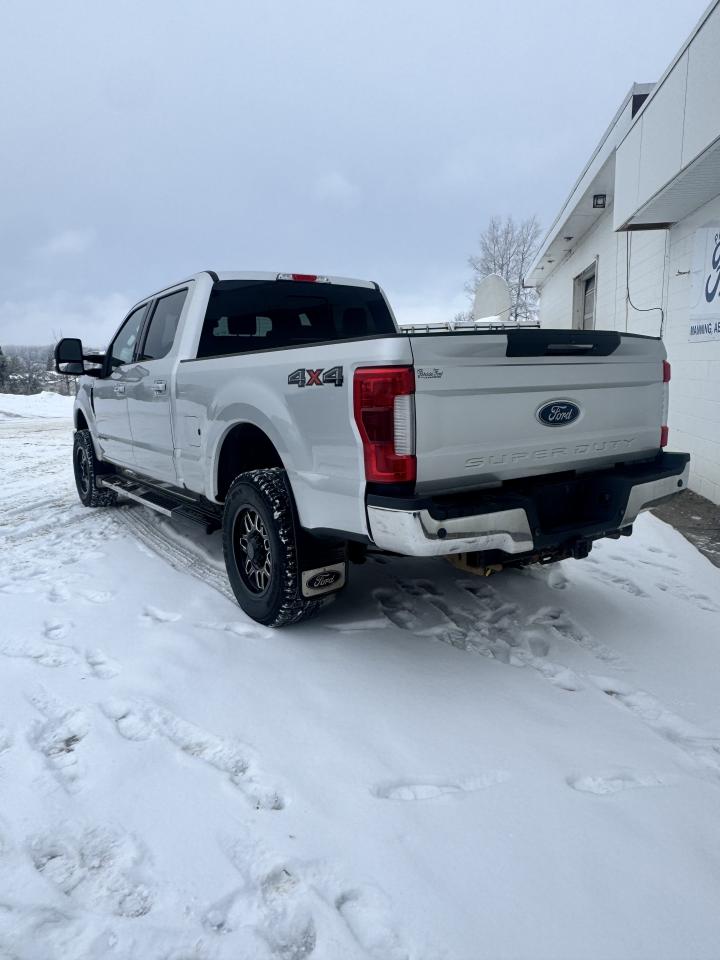 2019 Ford F-350 Super Duty SRW Lariat Photo2