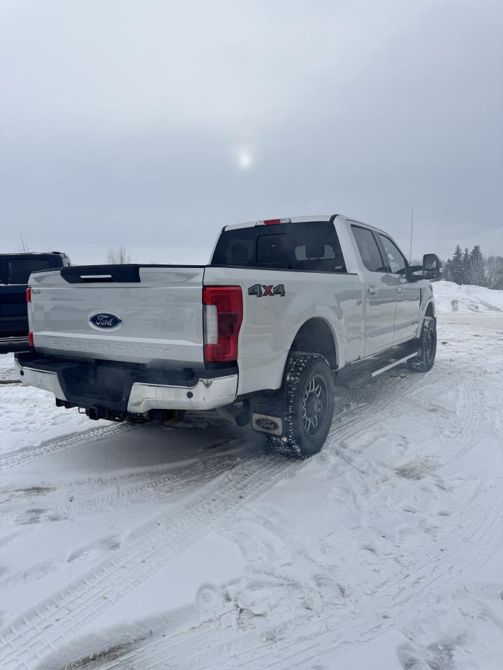 2019 Ford F-350 Super Duty SRW Lariat Photo3