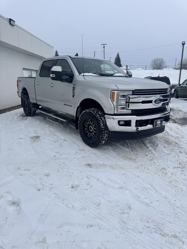 2019 Ford F-350 Super Duty SRW Lariat Photo1