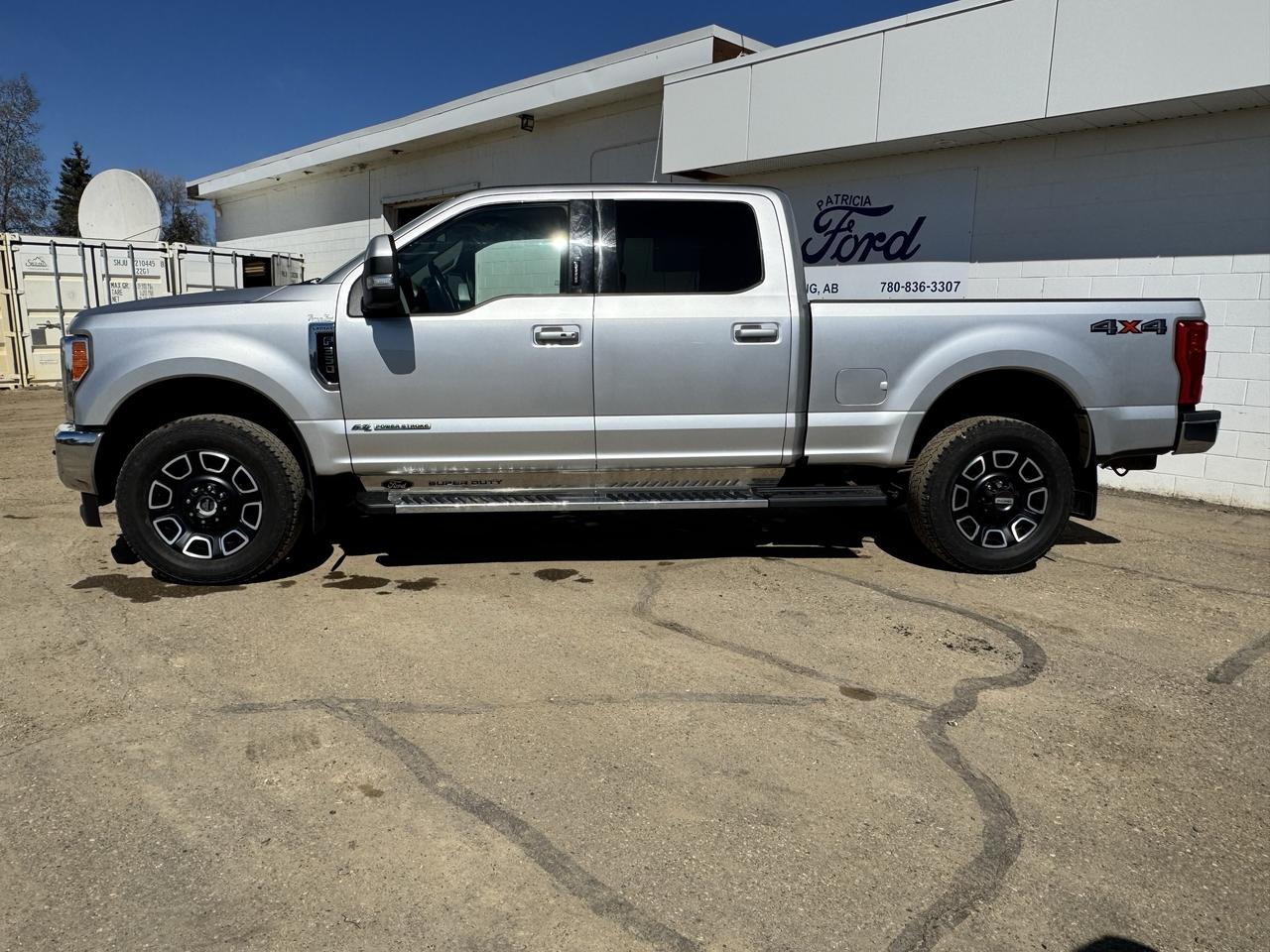 2019 Ford F-350 Super Duty SRW Lariat Photo4