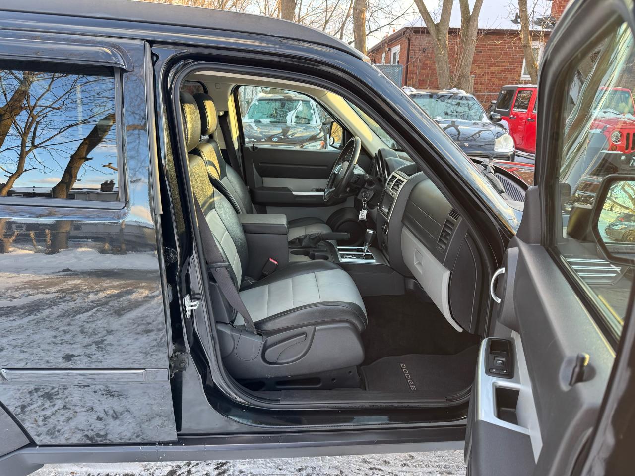 2010 Dodge Nitro SXT Photo