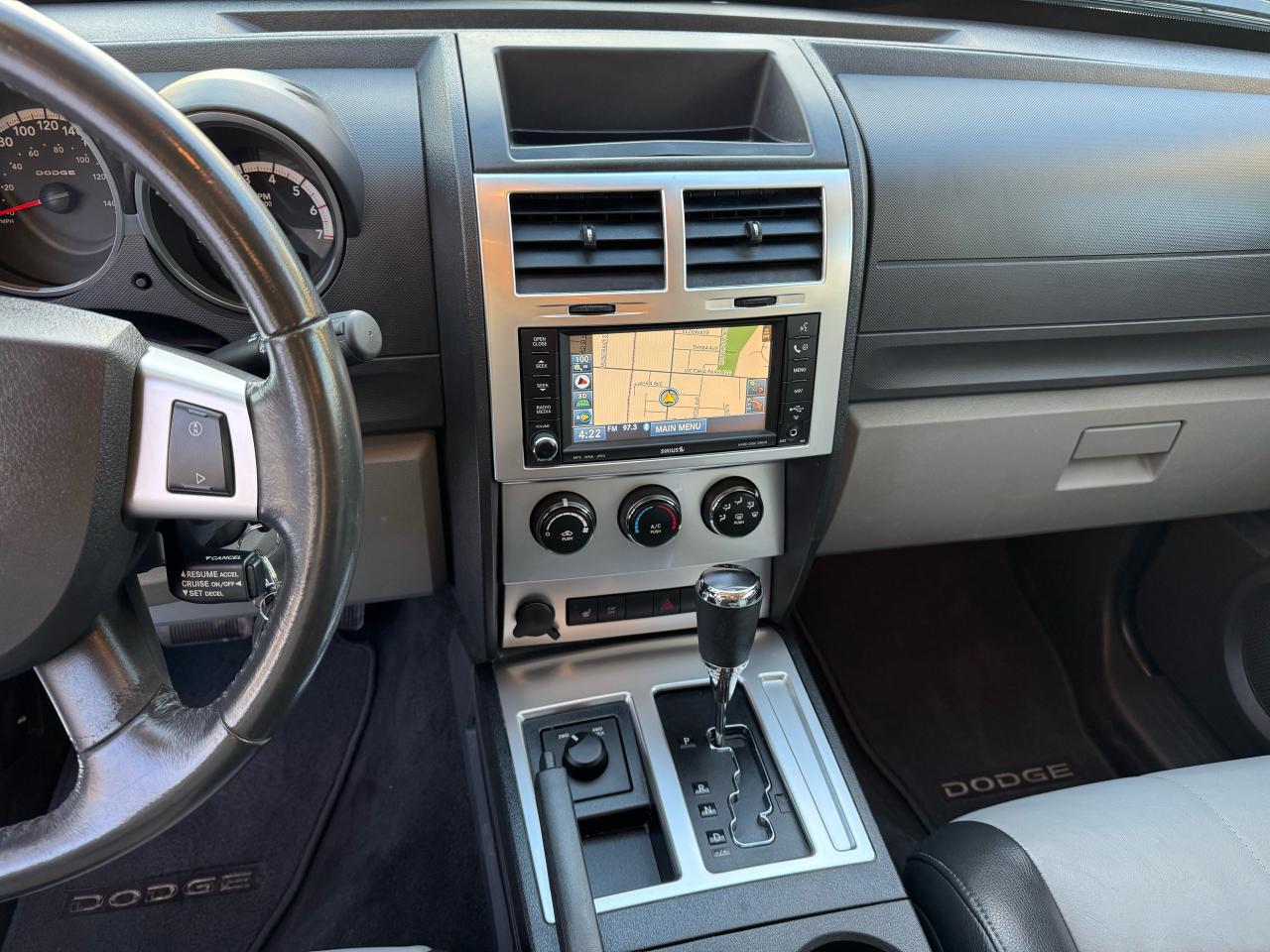 2010 Dodge Nitro SXT Photo