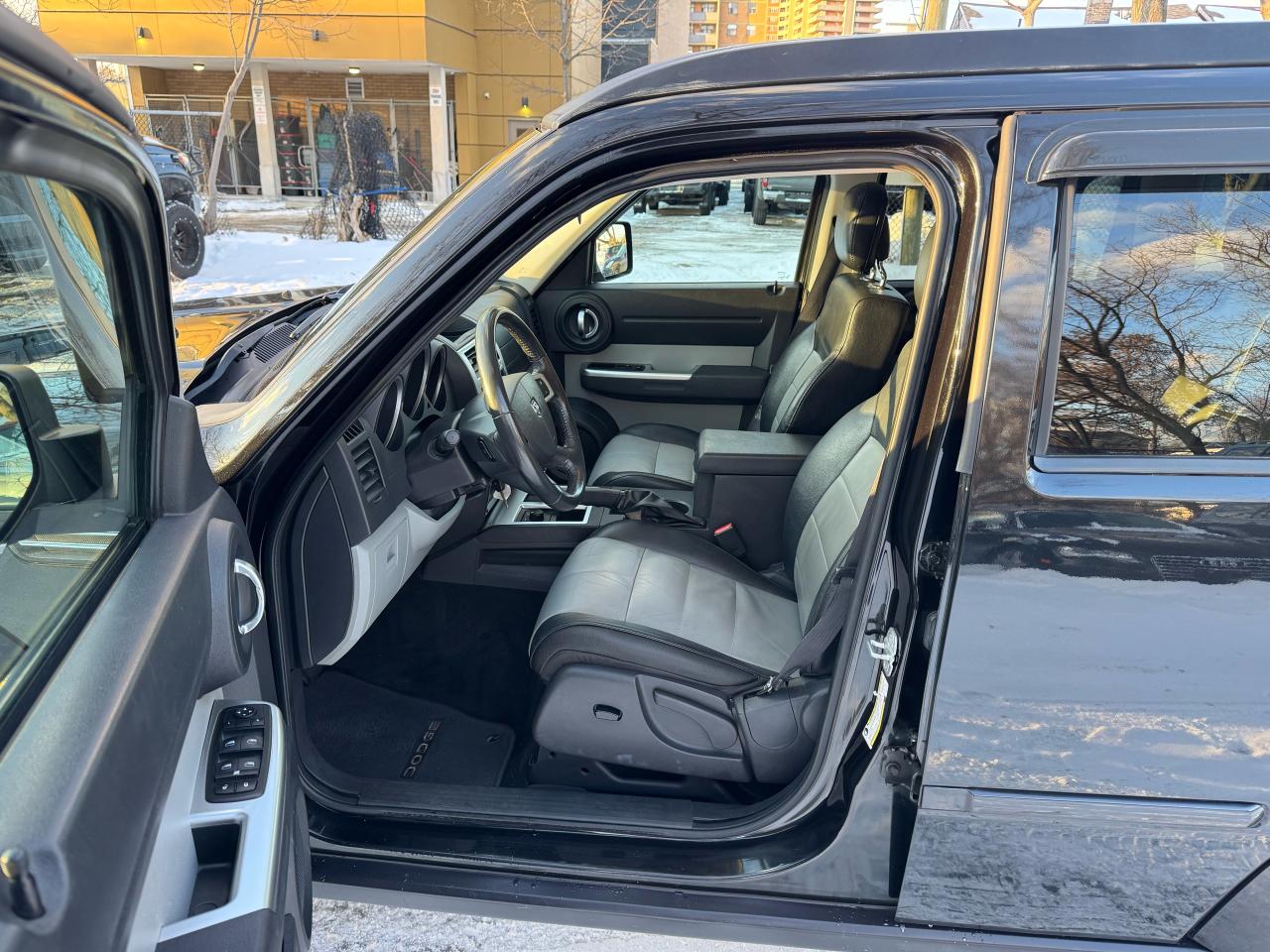 2010 Dodge Nitro SXT Photo