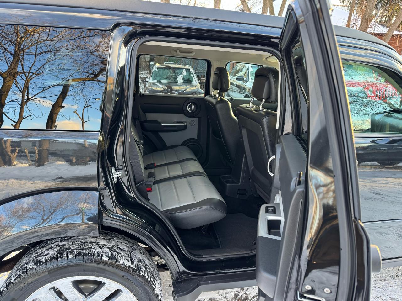 2010 Dodge Nitro SXT Photo