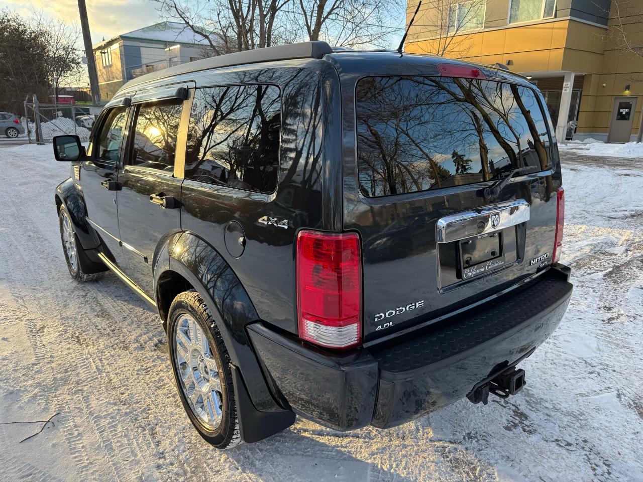 2010 Dodge Nitro SXT Photo2