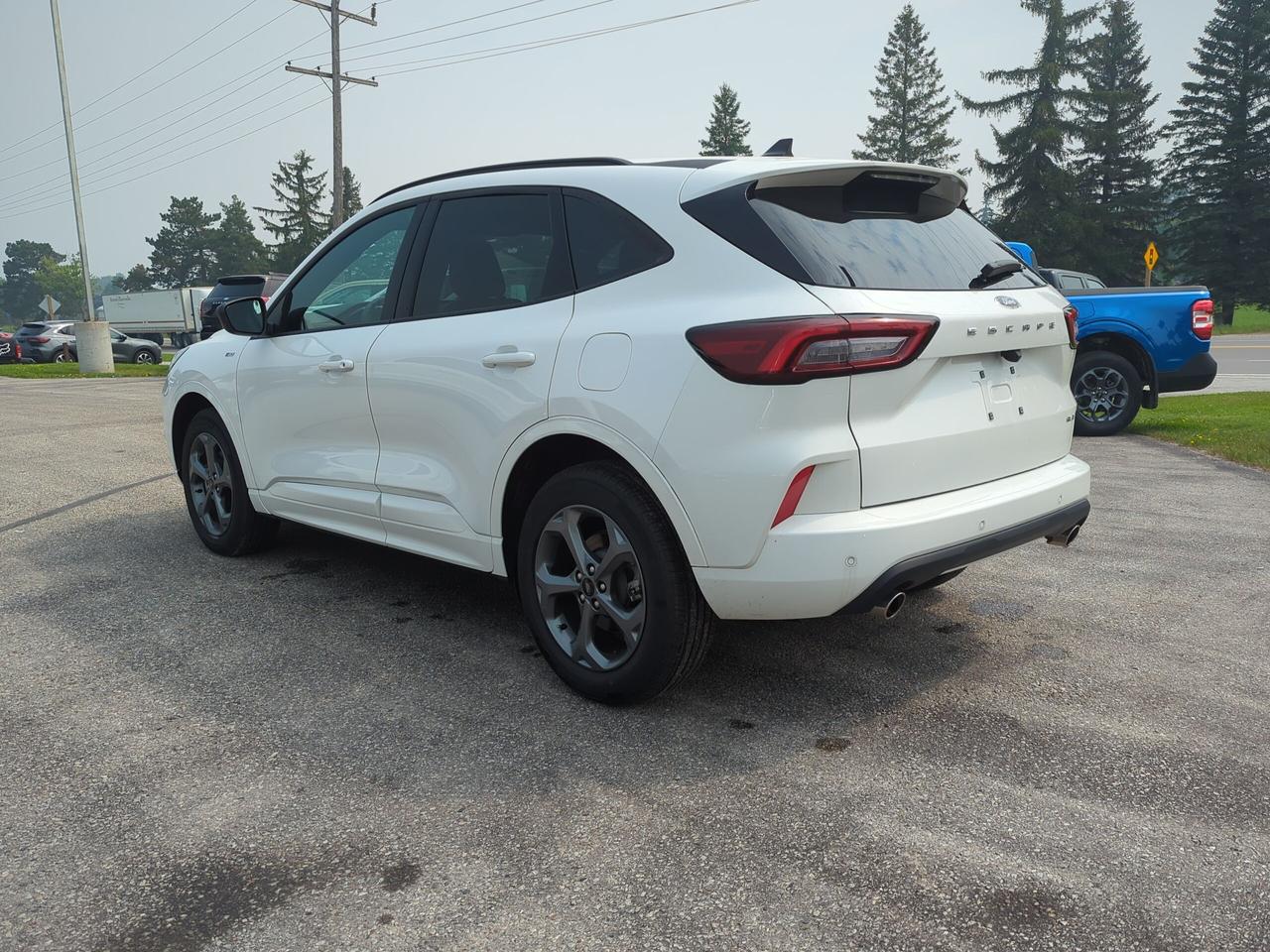 2024 Ford Escape Ford Blue Advantage - ST-Line AWD Photo4