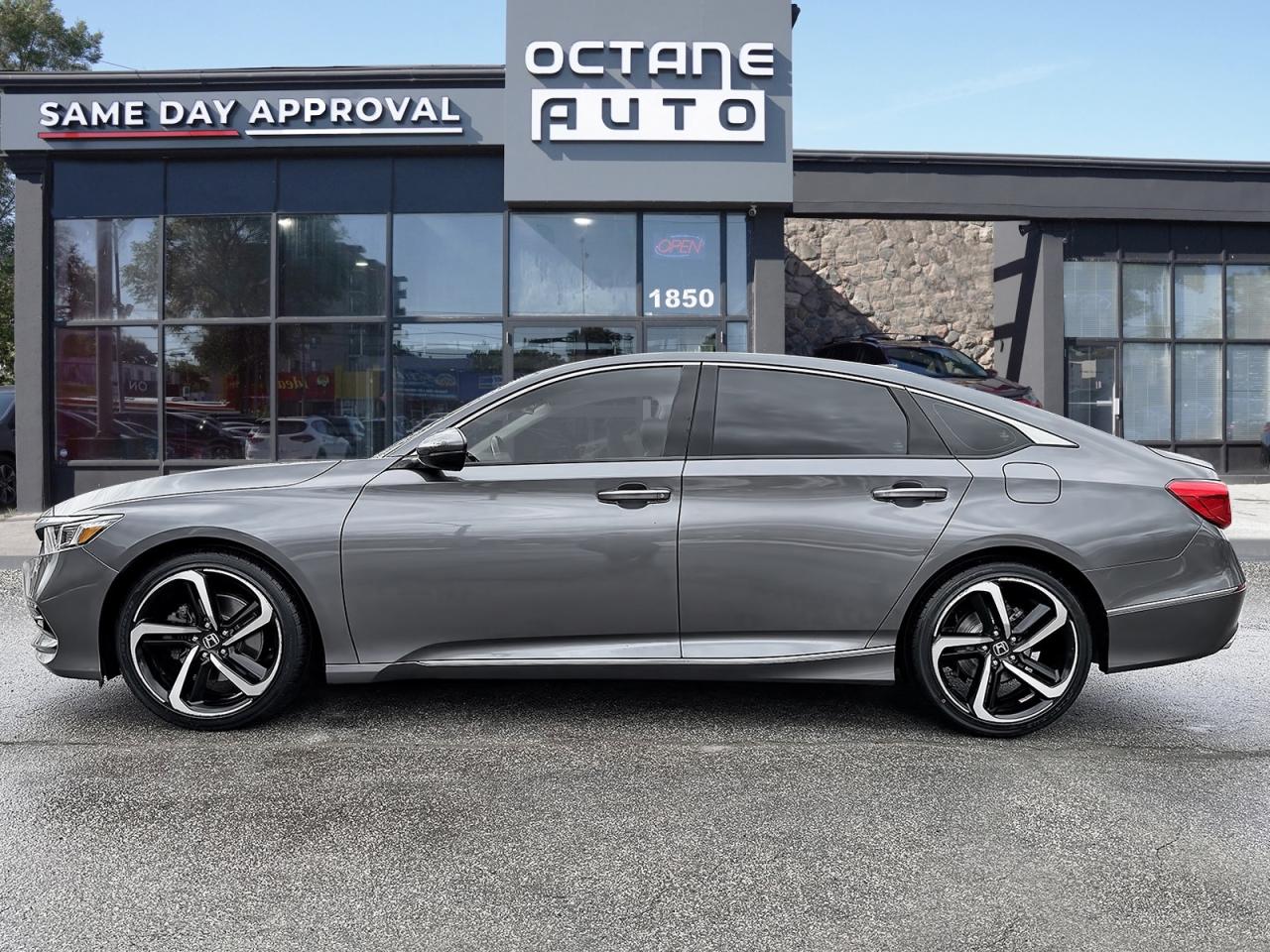 2018 Honda Accord Touring CVT Photo2