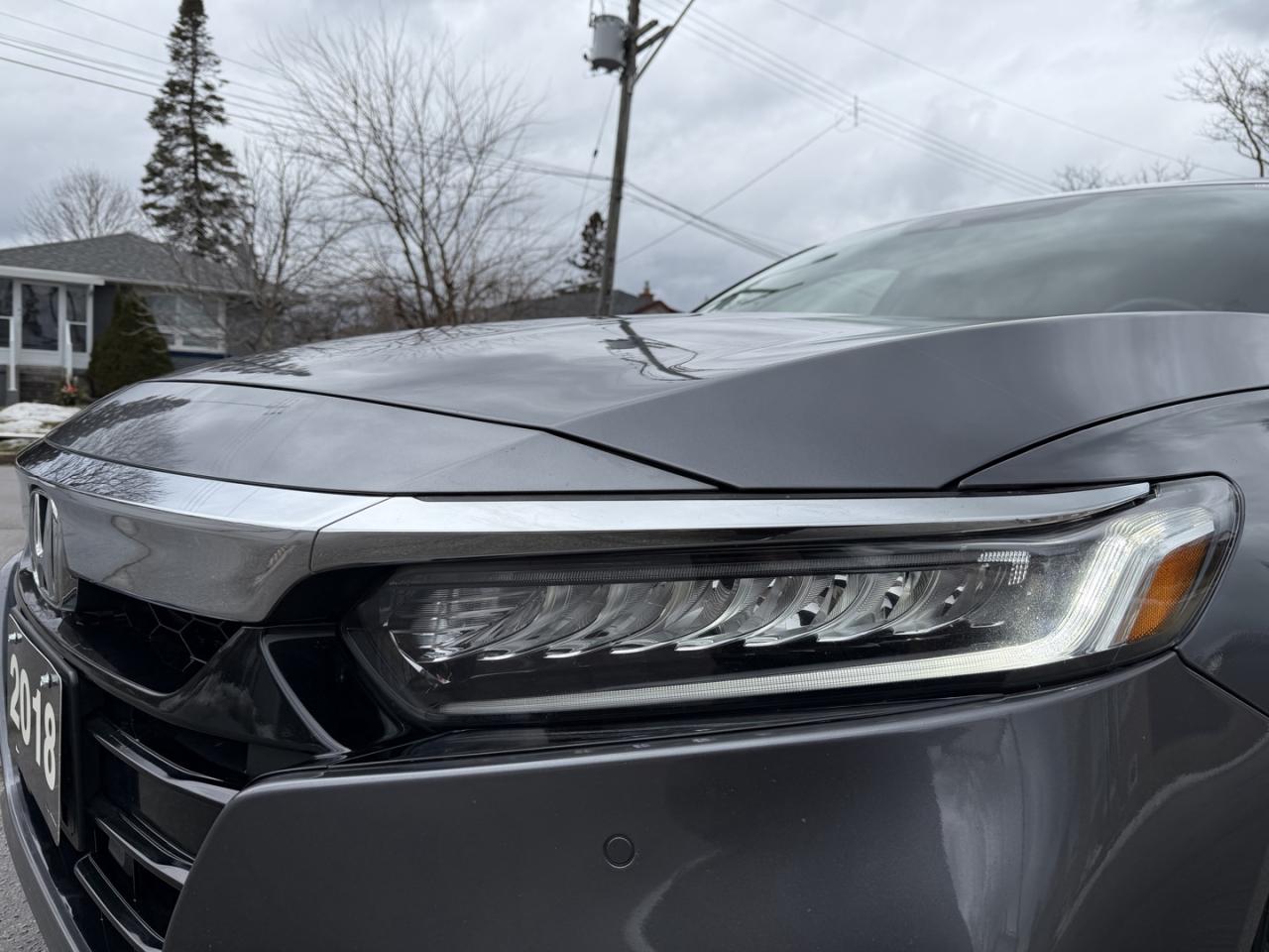 2018 Honda Accord Touring CVT Photo