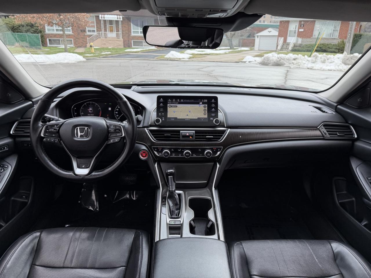 2018 Honda Accord Touring CVT Photo