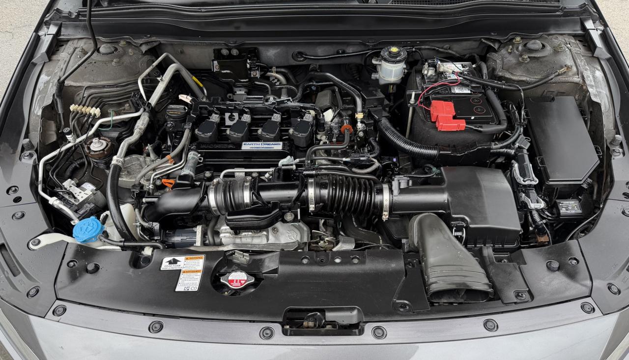 2018 Honda Accord Touring CVT Photo