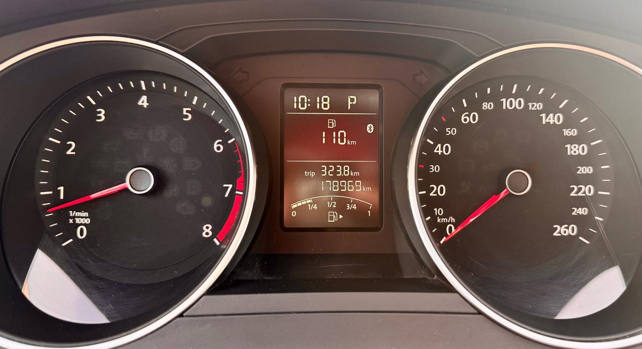 2015 Volkswagen Jetta FINANCING AVAILABLE Photo11