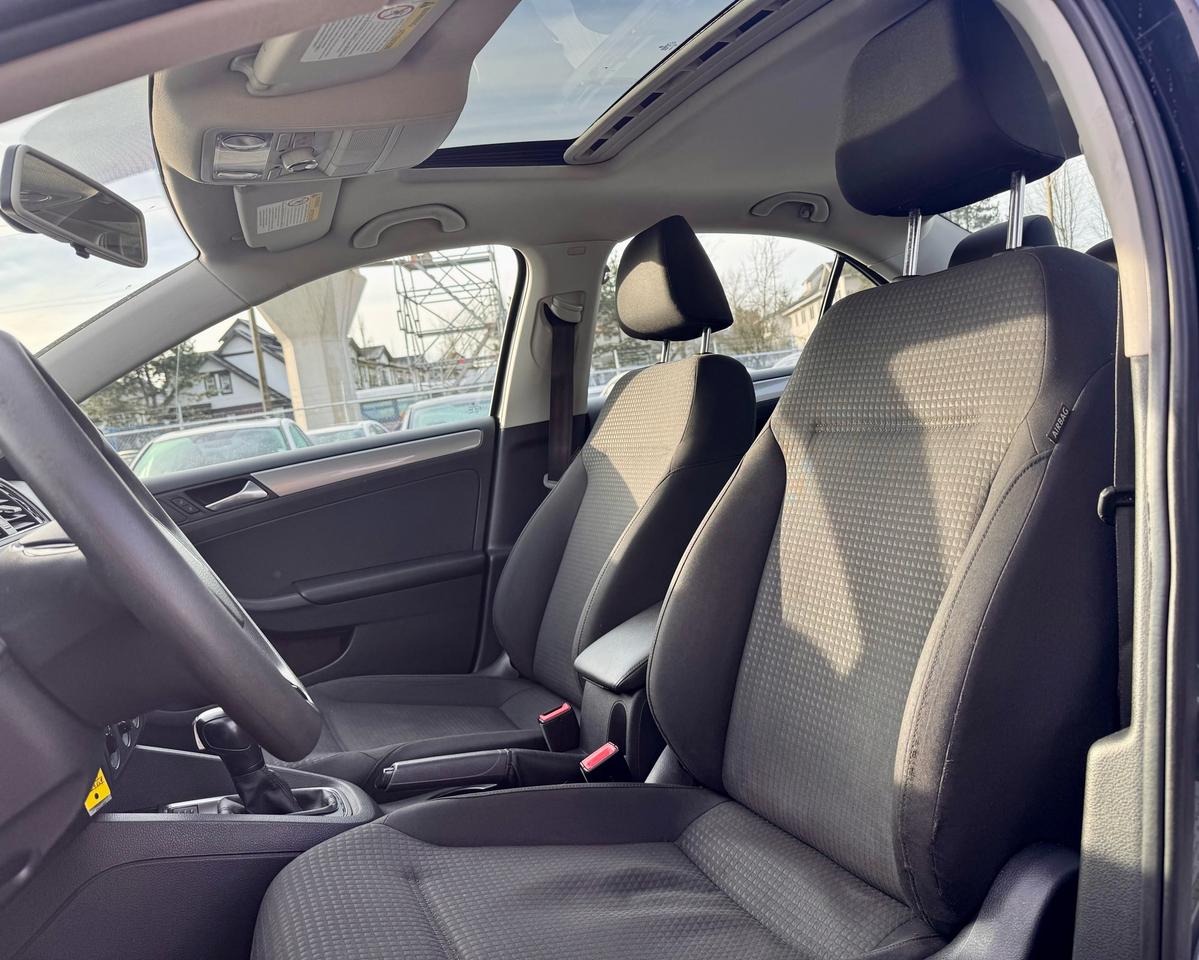 2015 Volkswagen Jetta FINANCING AVAILABLE Photo9
