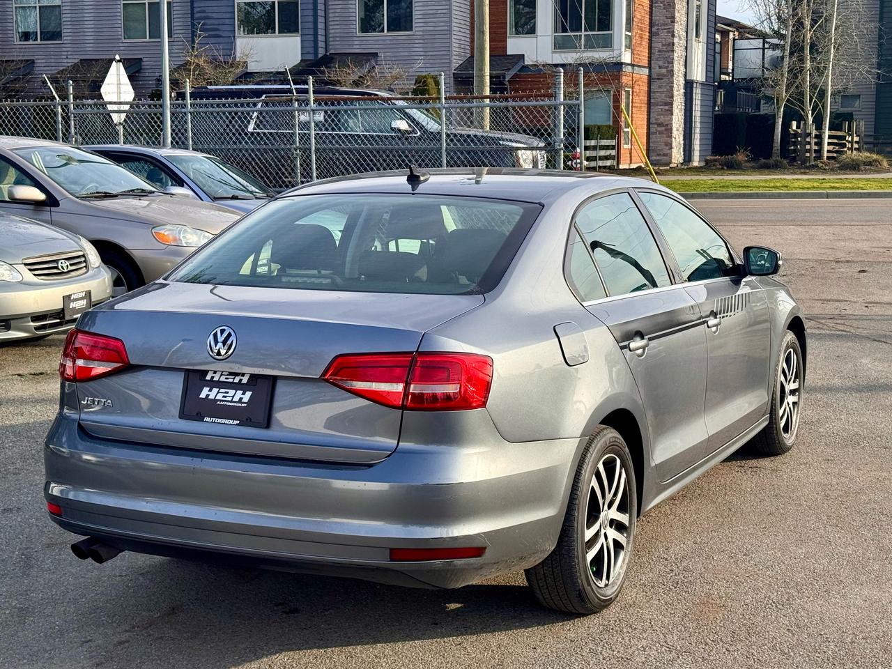 2015 Volkswagen Jetta FINANCING AVAILABLE Photo5