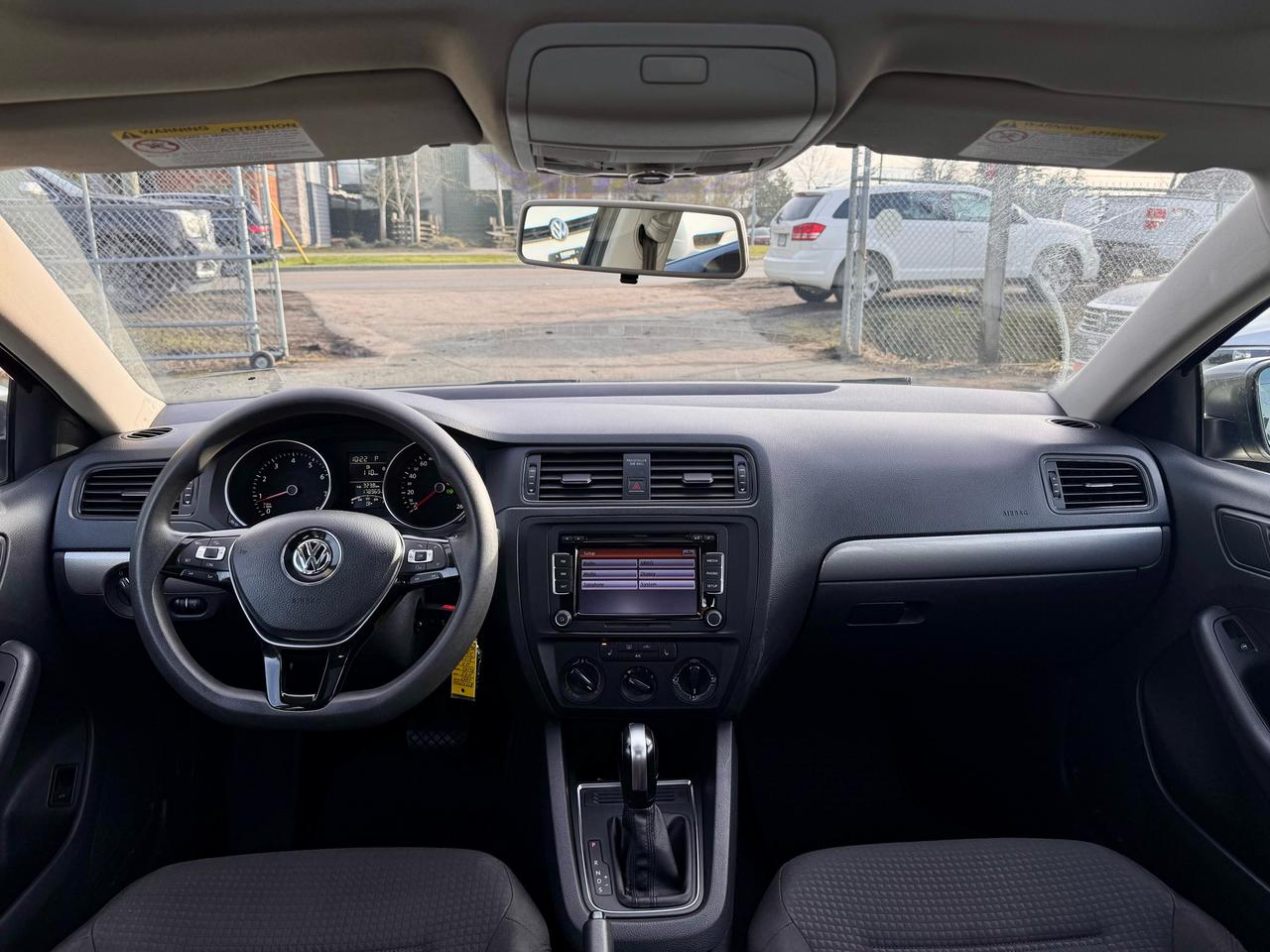 2015 Volkswagen Jetta FINANCING AVAILABLE Photo10
