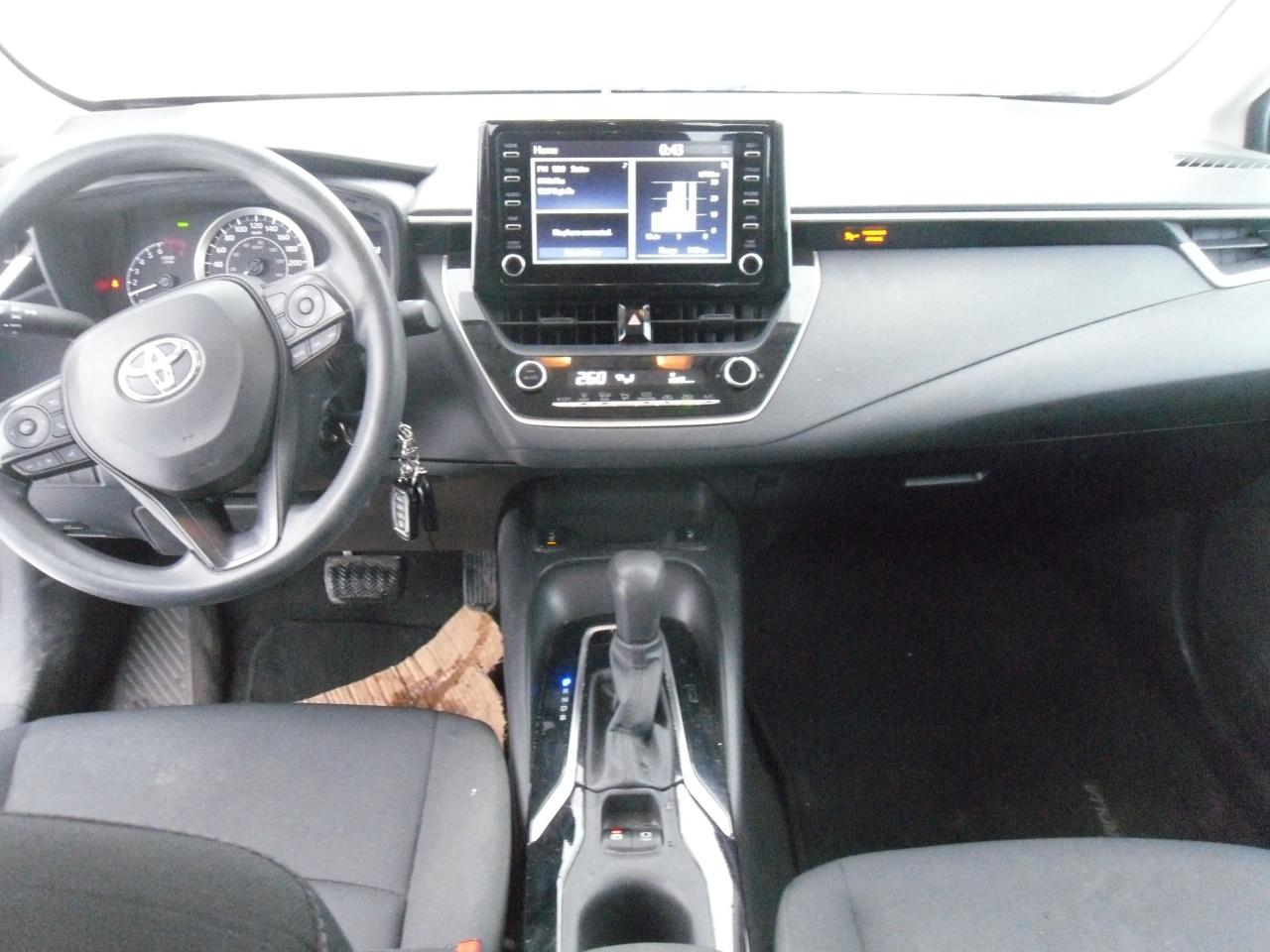 2021 Toyota Corolla LE Photo