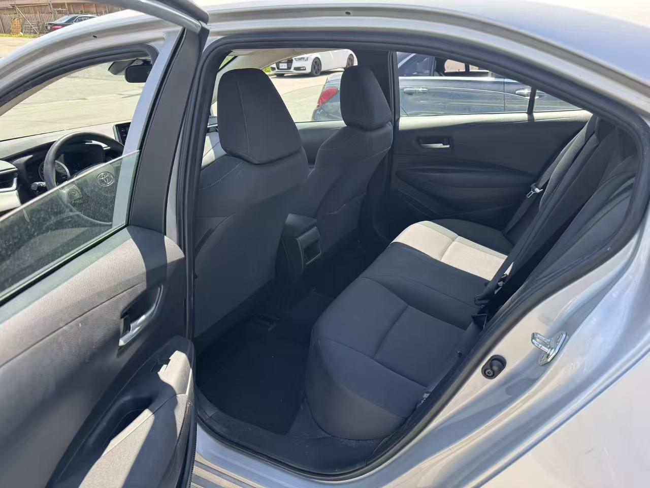 2021 Toyota Corolla LE Photo