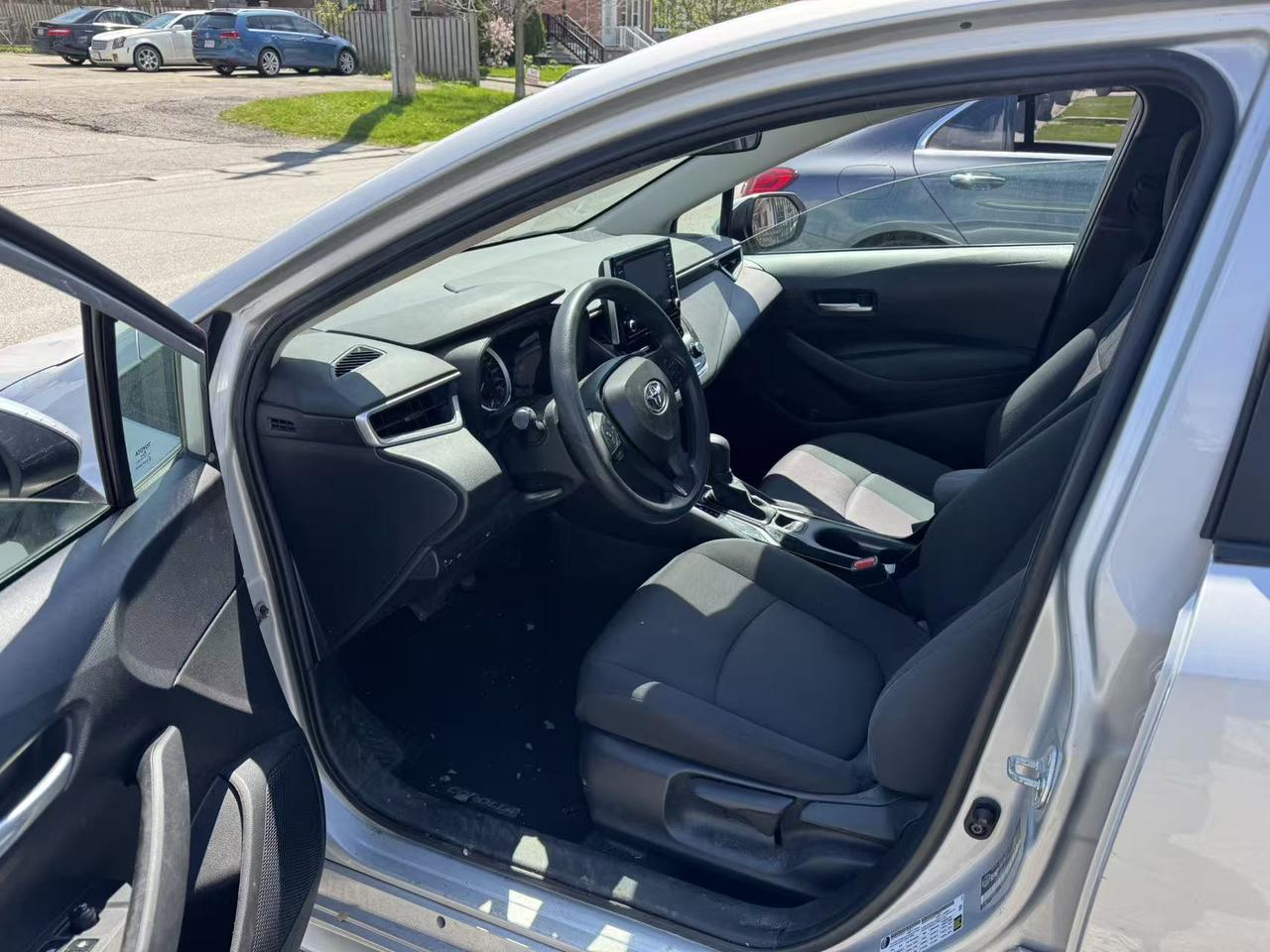 2021 Toyota Corolla LE Photo