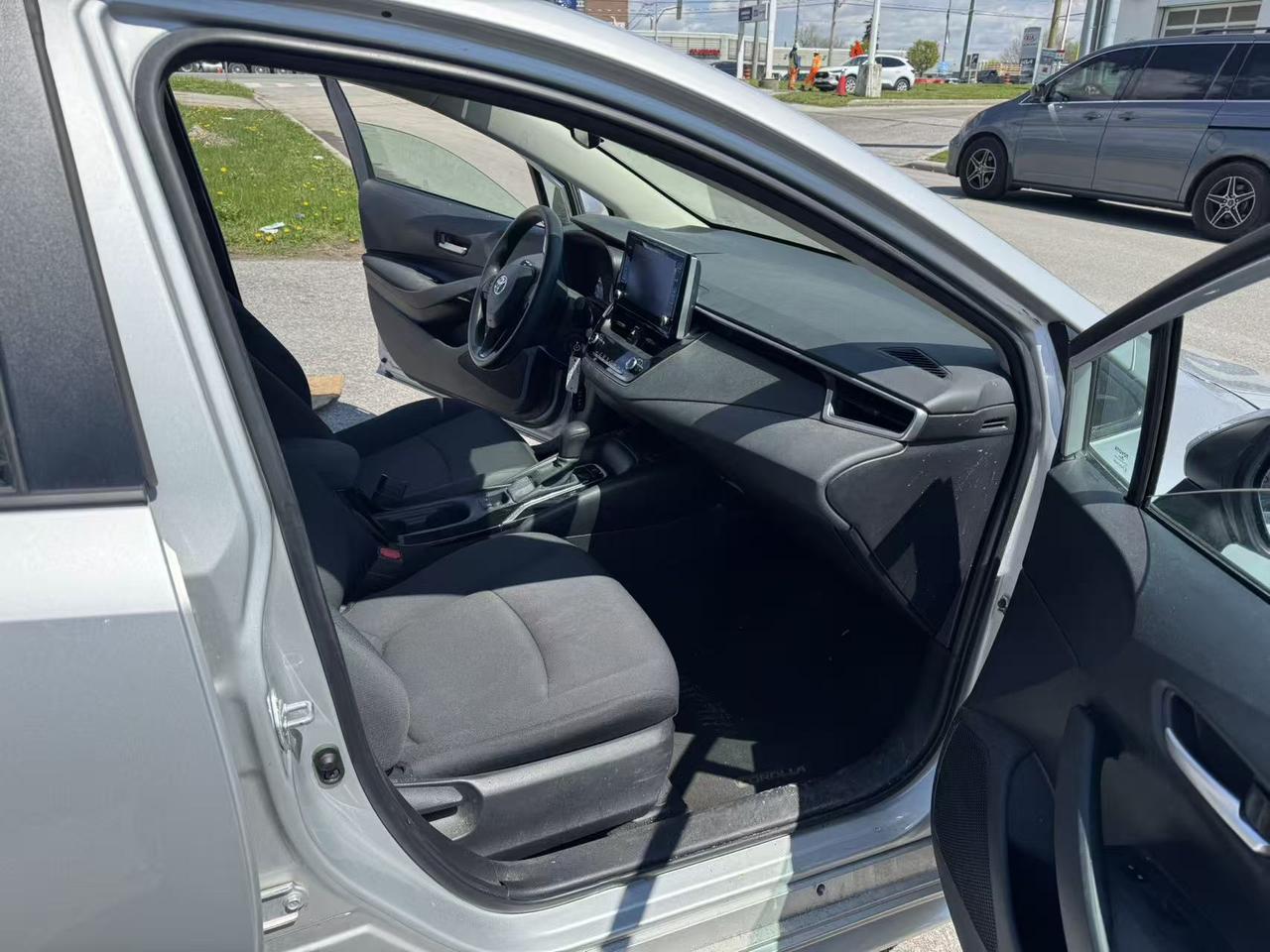 2021 Toyota Corolla LE Photo
