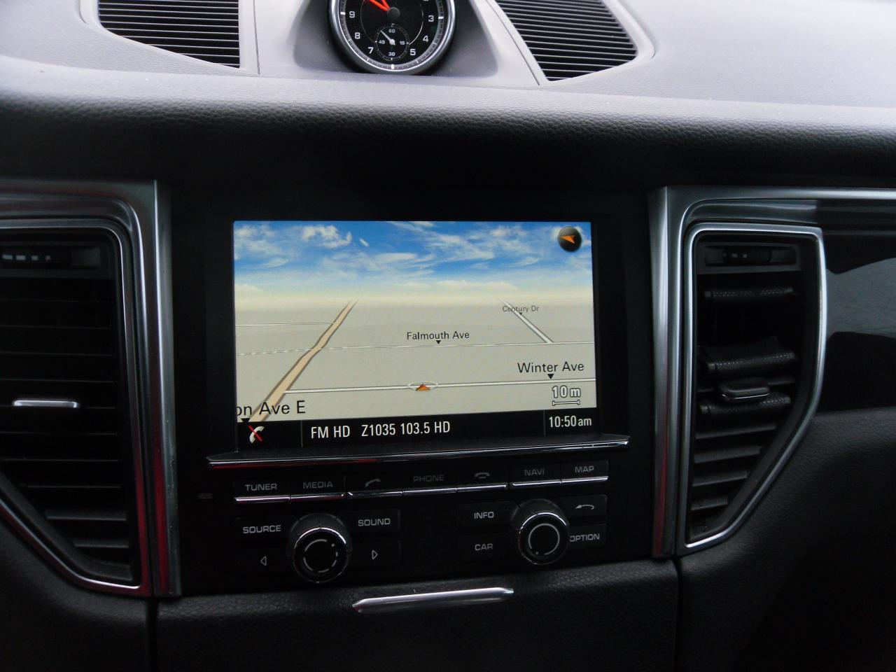 2015 Porsche Macan AWD 4dr S Photo